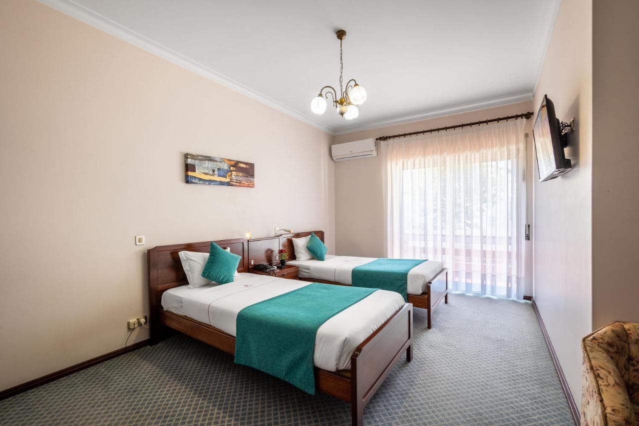 Hotel Colmeia Monte Real Eksteriør billede