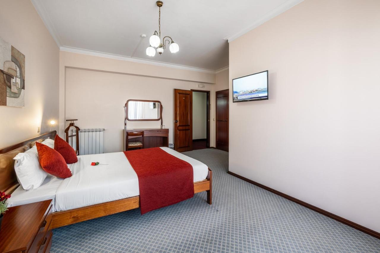 Hotel Colmeia Monte Real Eksteriør billede