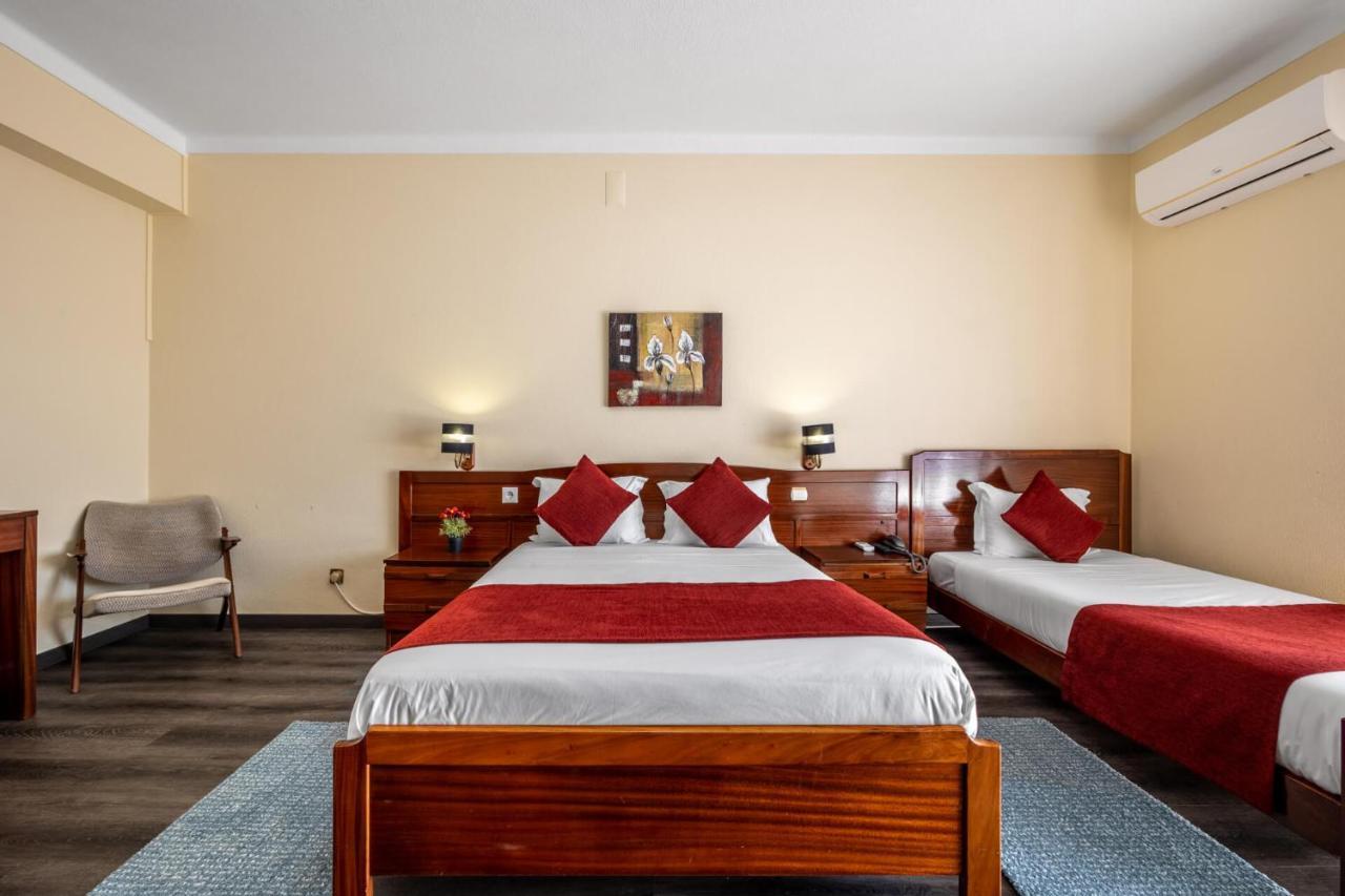 Hotel Colmeia Monte Real Eksteriør billede